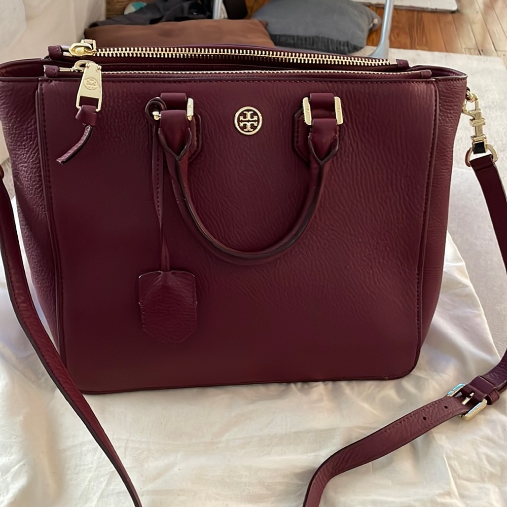 Tory Burch pebbled leather Robinson tote